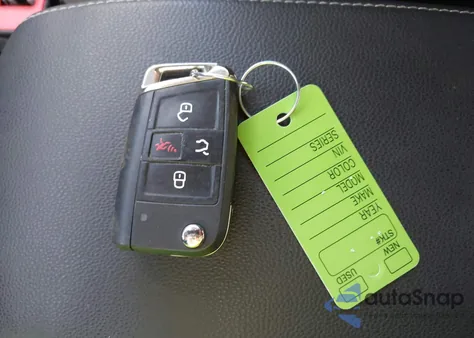 2017 Volkswagen Golf Tsi S 4-Door/Tsi Se 4-Door/Tsi Sel 4-Door/Tsi Wolfsburg Edition 4-Door из США, поврежденный, VIN 3VW217AU5HM019858